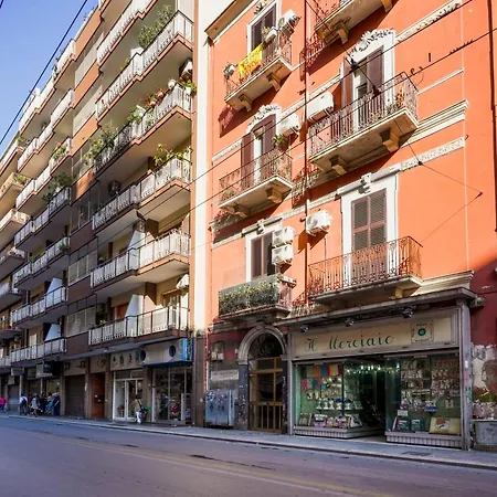 Guesthost - Porta Levante Gleeful Барі