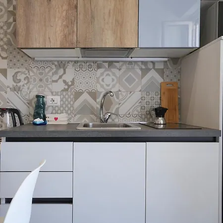 Guesthost - Porta Levante Gleeful