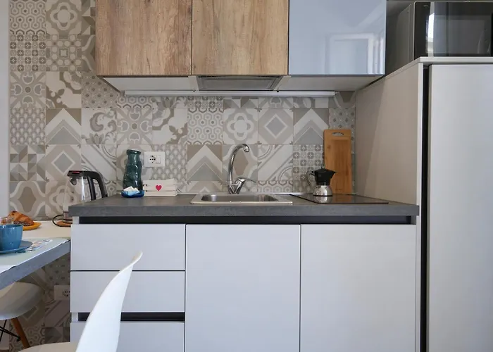 Guesthost - Porta Levante Gleeful